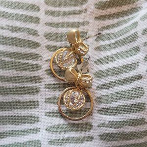 🔥Price drop❣️Gold bowtie crystal earrings gift set